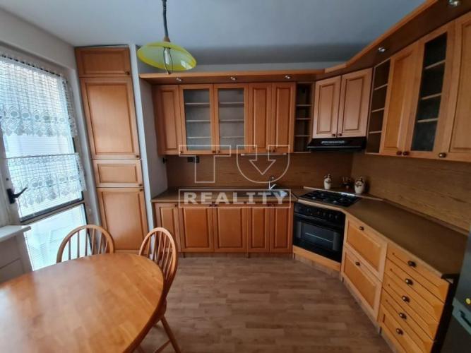 Reality Na predaj 3-izbový byt, Horská ul. 77 m2, Partizánske-Šípok