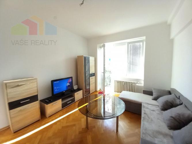 Reality Prenájom 2-izbový byt, 56m2, s balkónom + loggia, Royova, Piešťany