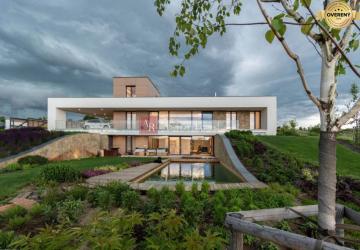 Reality EXKLUZÍVNE: Luxusná villa s 1000m2 pozemkom v mestskej časti Devín, BA