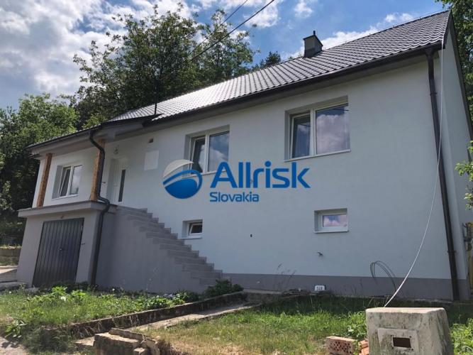 Reality Allrisk Slovakia ponúka na predaj veľký rodinný dom v obci Tuchyňa