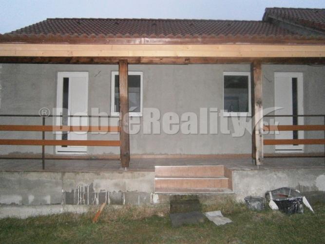 Reality 2i bungalov - apartmán na predaj v obci Trávnica !