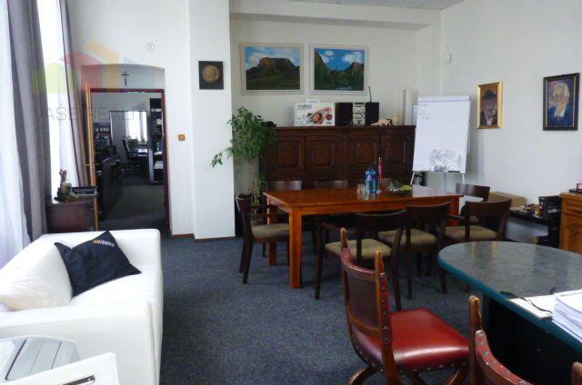 Reality Obchodný a kancelársky priestor Ilava - Námestie, 60 m2 *** Dlhodobý prenájom